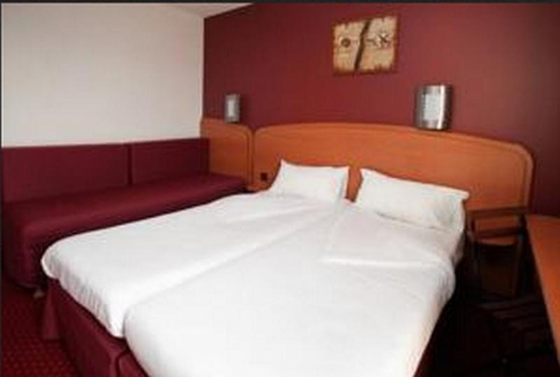 Sky Hotel Goussainville Charles De Gaulle Ngoại thất bức ảnh