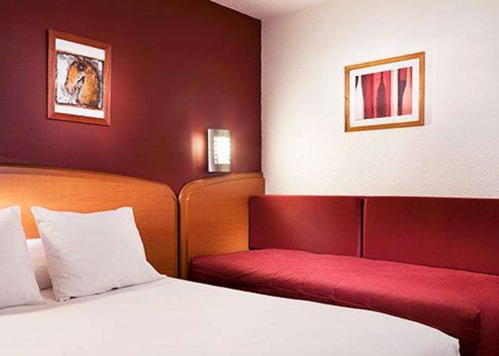 Sky Hotel Goussainville Charles De Gaulle Phòng bức ảnh